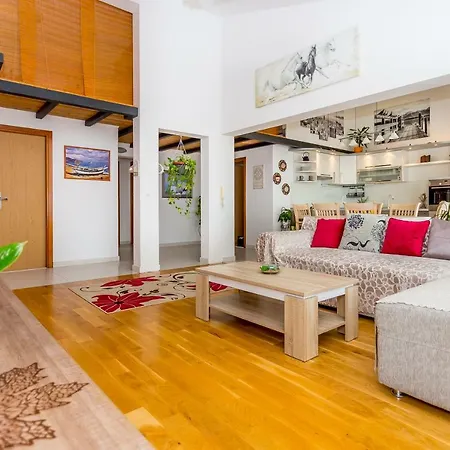 Apartment Urban Luxury Juricevic Duce